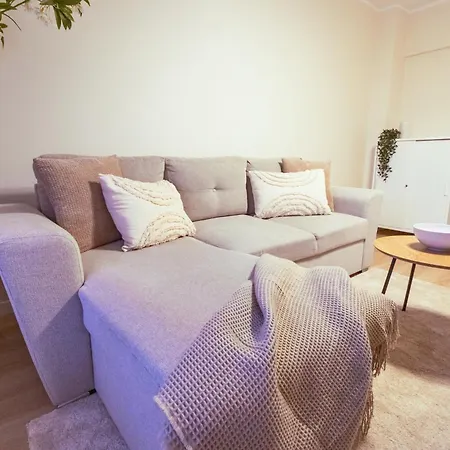 Comfy Spot Close To Tripla Mall And Dining Apartment *