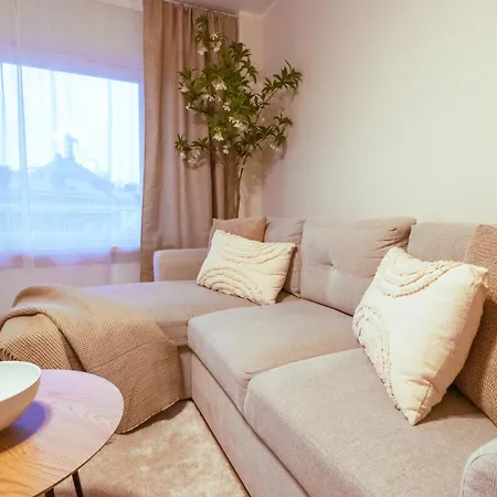 Comfy Spot Close To Tripla Mall And Dining