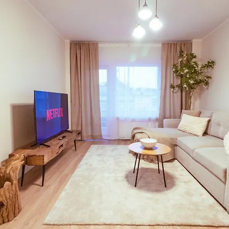 Comfy Spot Close To Tripla Mall And Dining *